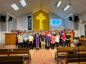 第一届西连短宣由东教区长刘向平牧师开幕礼（21.12.2022晚）后合照。